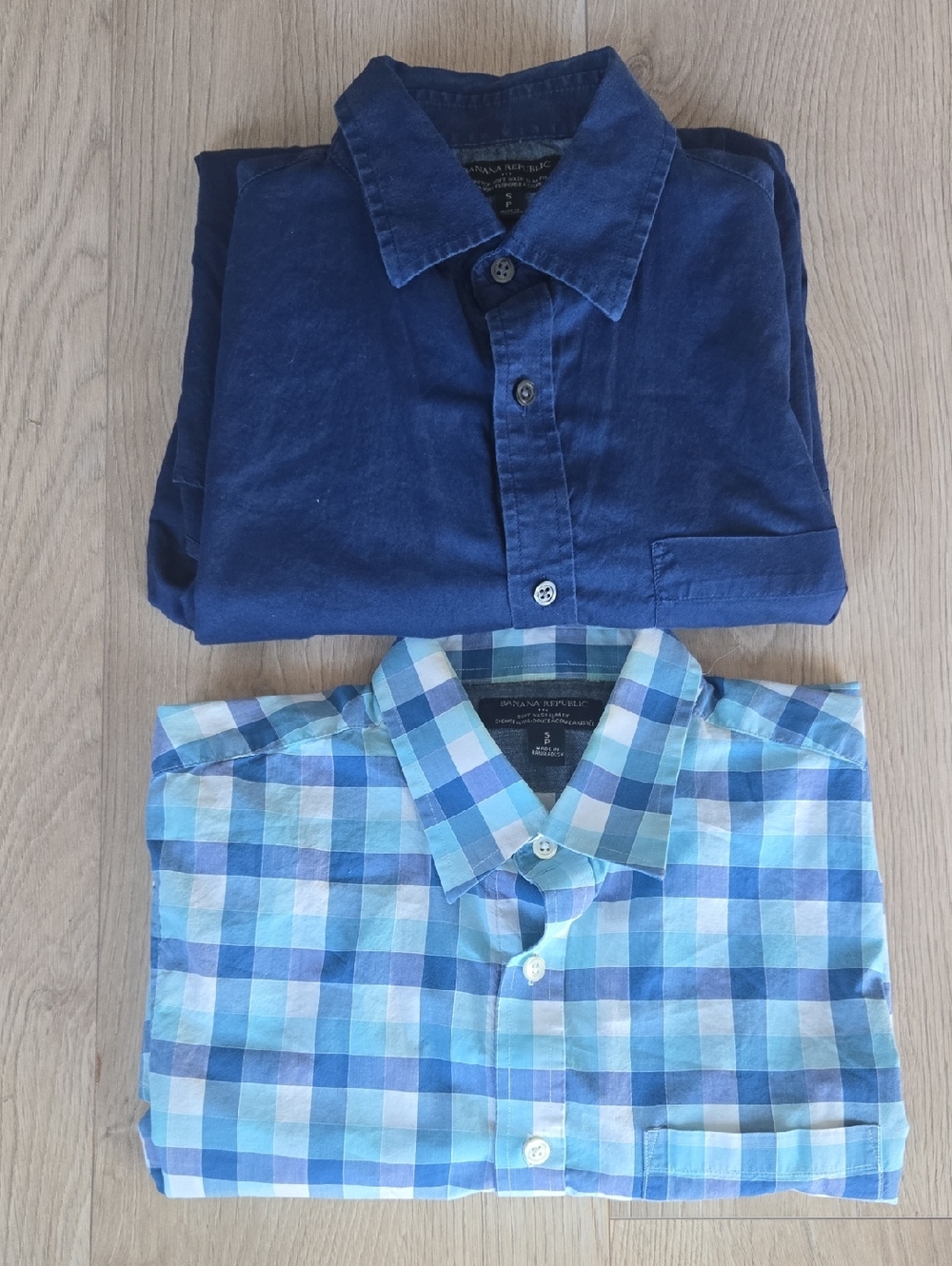 2 Banana Republic Men's Blue Button-Down Shirts